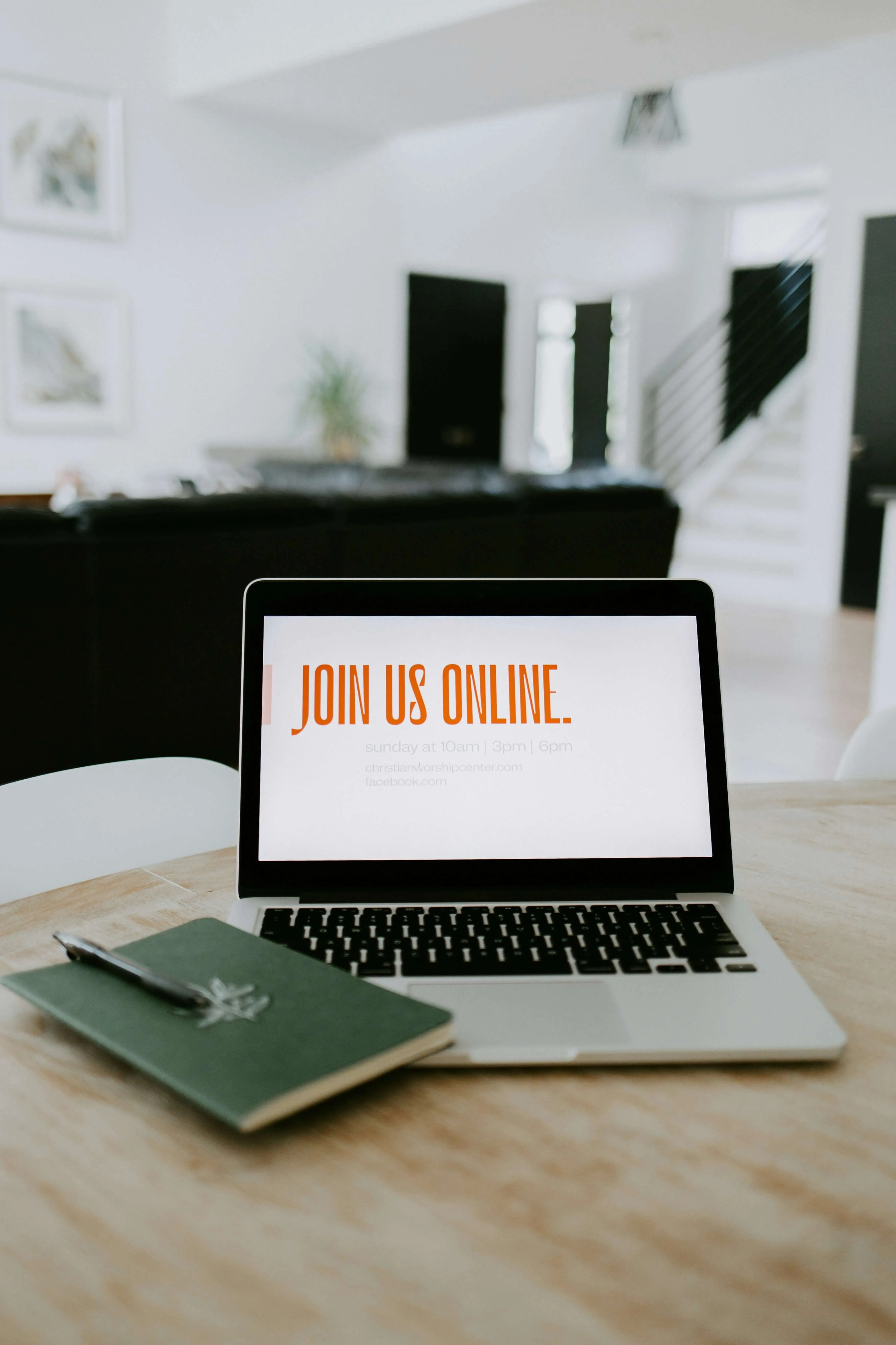 Expert UK Tutor Teaching Online